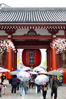 Kaminarimon "Thunder" Gate near the Sensoji Temple in Tokyo